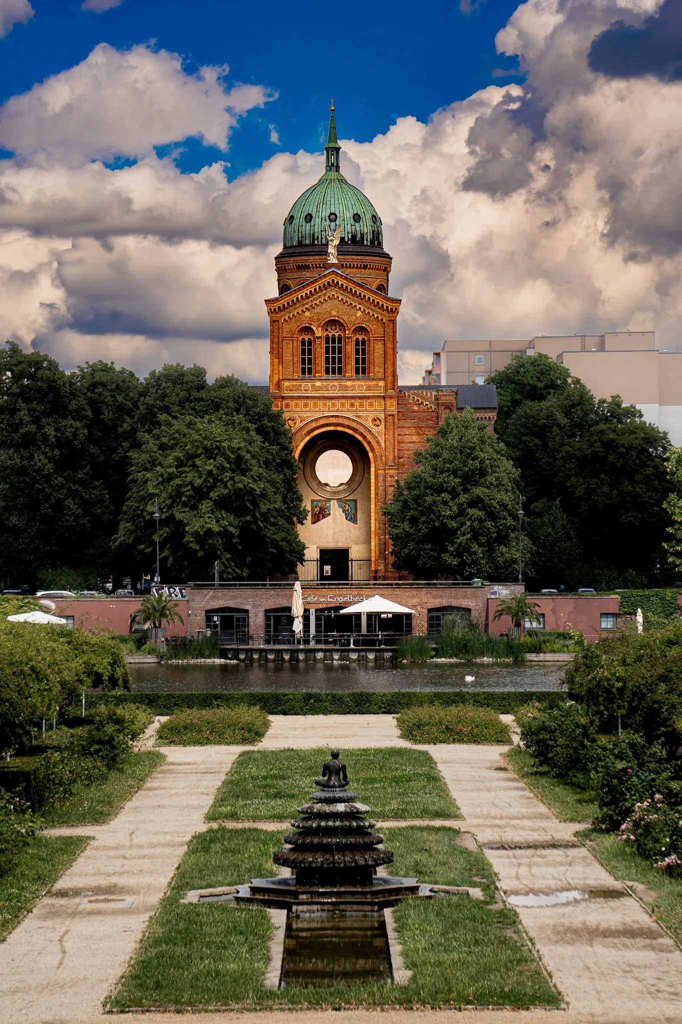Portfolio Bild /_astro/kirche_kreuzberg_2.DGtj-Qhv.jpg